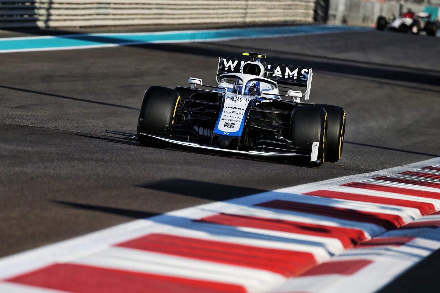 Williams на тестах молодых пилотов в Абу-Даби © twitter.com/williamsracing