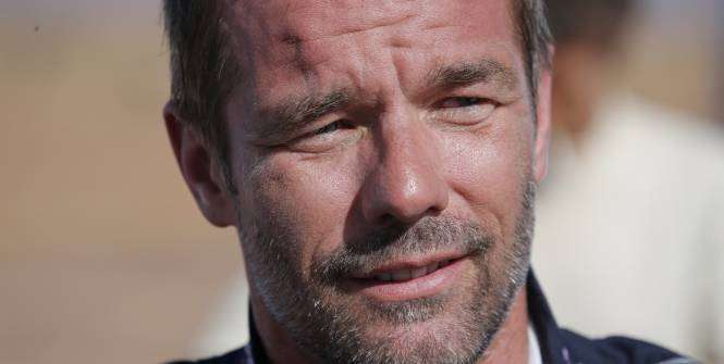 http://medias.lequipe.fr/img-photo-jpg/s-bastien-loeb-a-perdu-son-leadership-au-profit-de-peterhansel/1500000000637678/0:155,2048:1188-665-335-70/24662.jpg