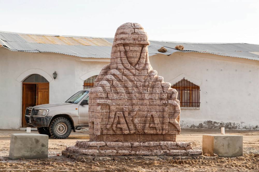 Тотем "Дакара" в боливийском Уюни © Dakar