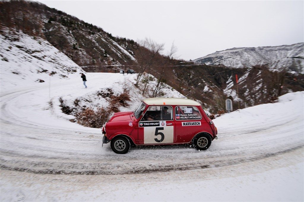 Рауно Аалтонен за рулем Mini в 2017 году © rallyemontecarlo1967