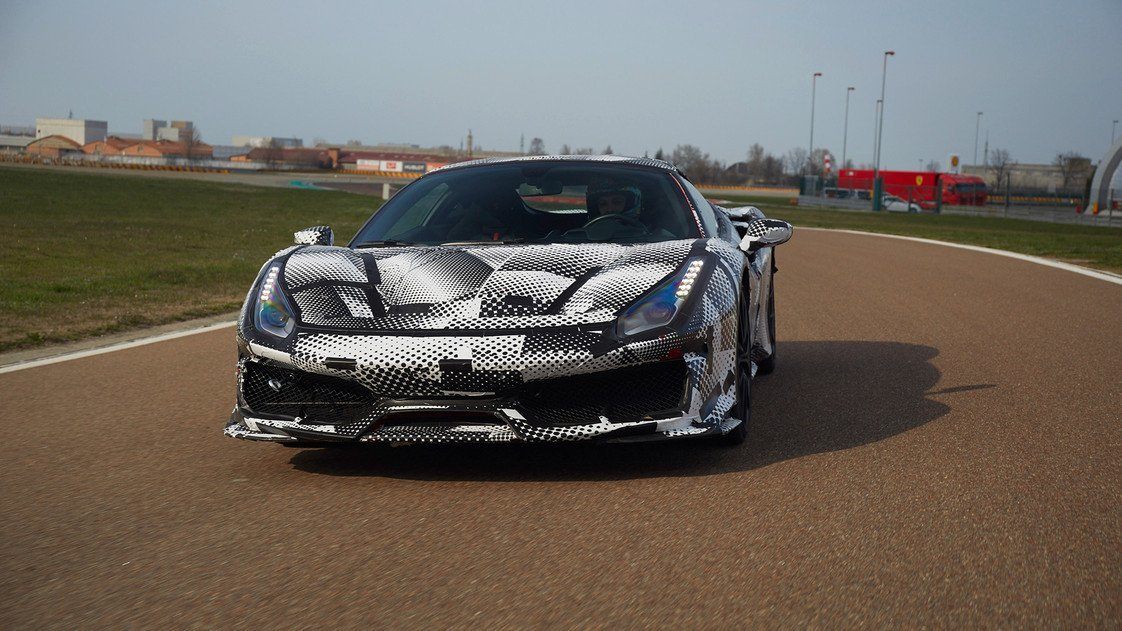 Валентино Росси за рулем Ferrari Pista © Motorionline