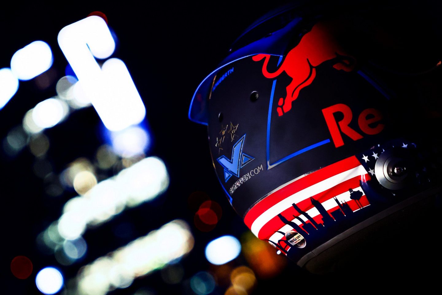 Шлем Макса Ферстаппена для этапов Формулы 1 в США © Соцсети